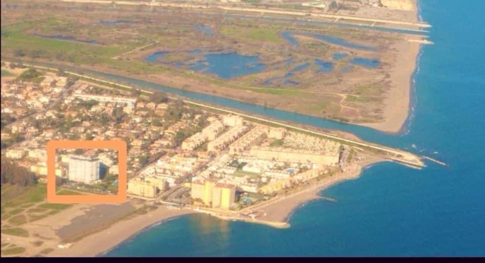 Espectacular Apartamento Junto Al Mar, Con Piscina En Málaga Esterno foto