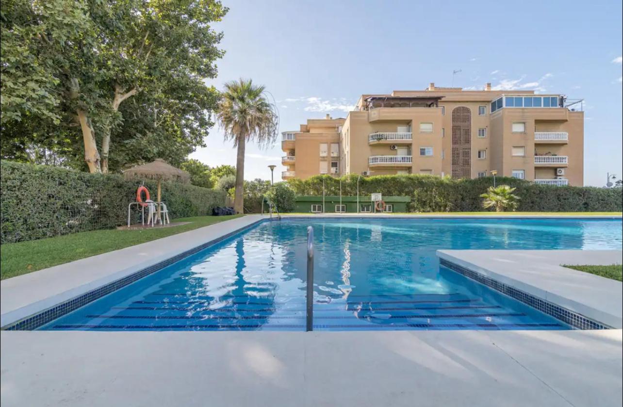 Espectacular Apartamento Junto Al Mar, Con Piscina En Málaga Esterno foto