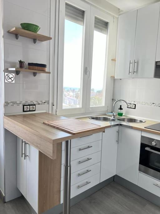 Espectacular Apartamento Junto Al Mar, Con Piscina En Málaga Esterno foto