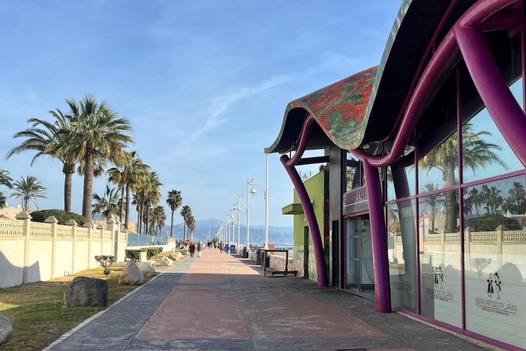 Espectacular Apartamento Junto Al Mar, Con Piscina En Málaga Esterno foto